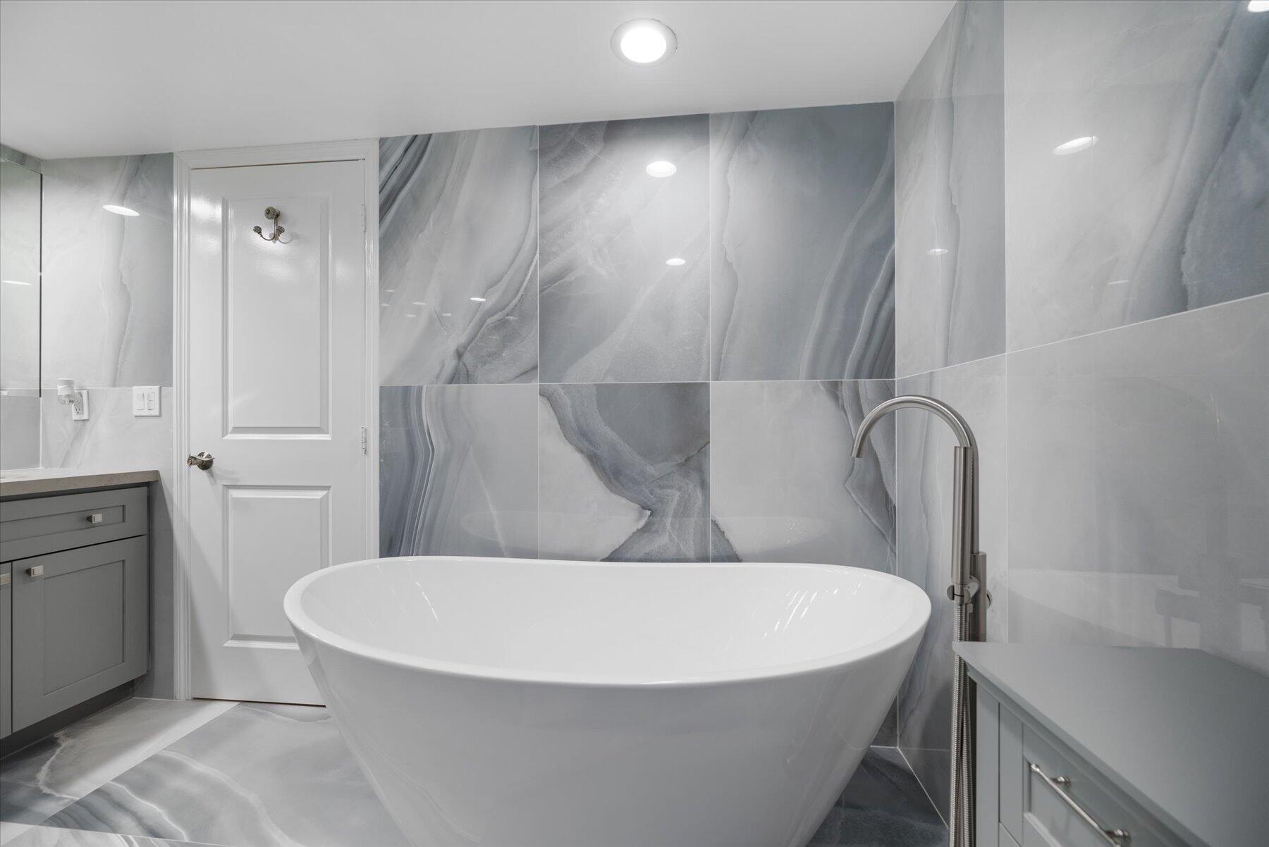 HURLINGHAM CONDO - Residential