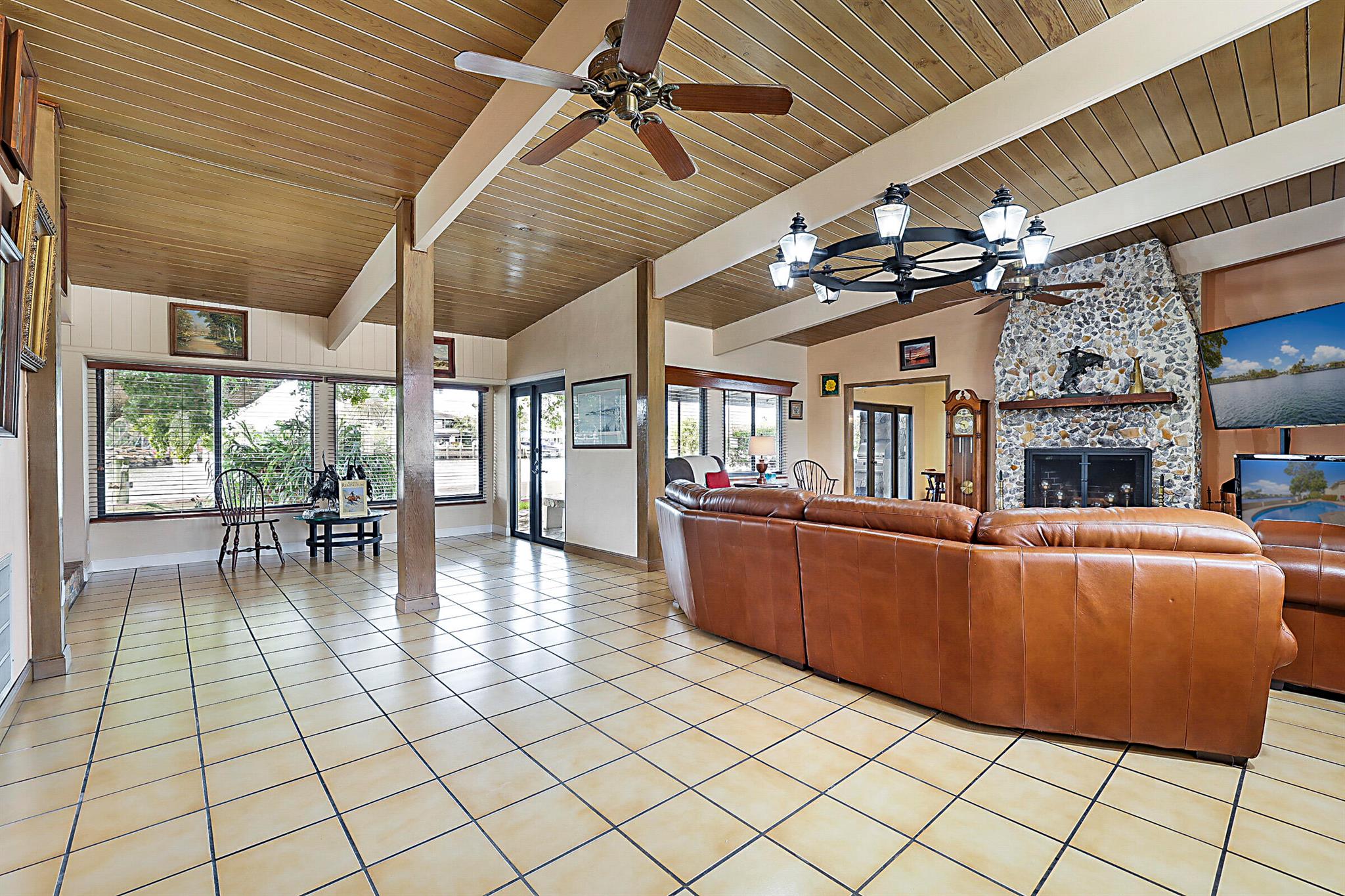 HILLSBORO SHORES SEC - Residential Lease