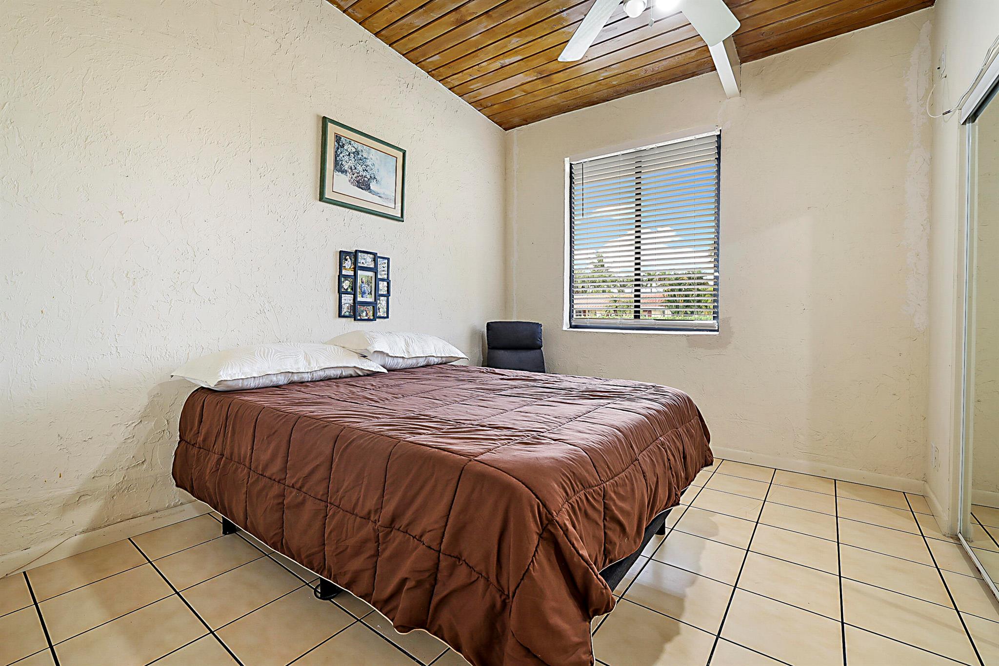 HILLSBORO SHORES SEC - Residential Lease