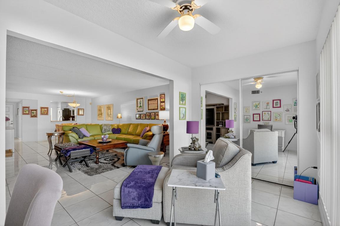 CORAL LAKES - REGAL SHORES CONDO - Residential