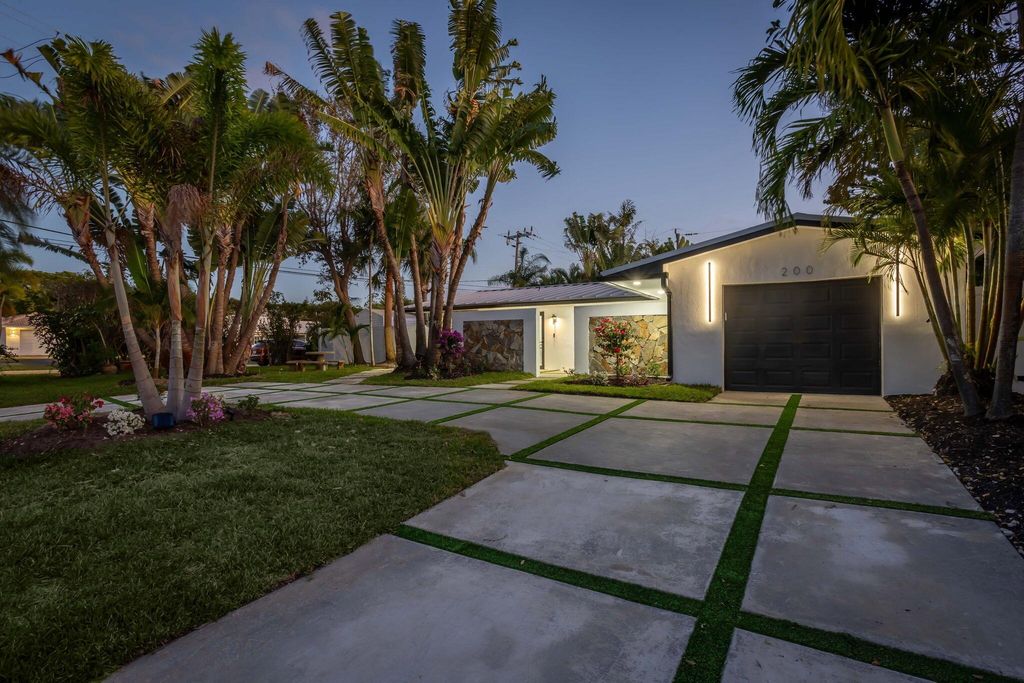 Photo of 200 SW 12th Street, Boca Raton, FL 33432 (MLS # R11133592)