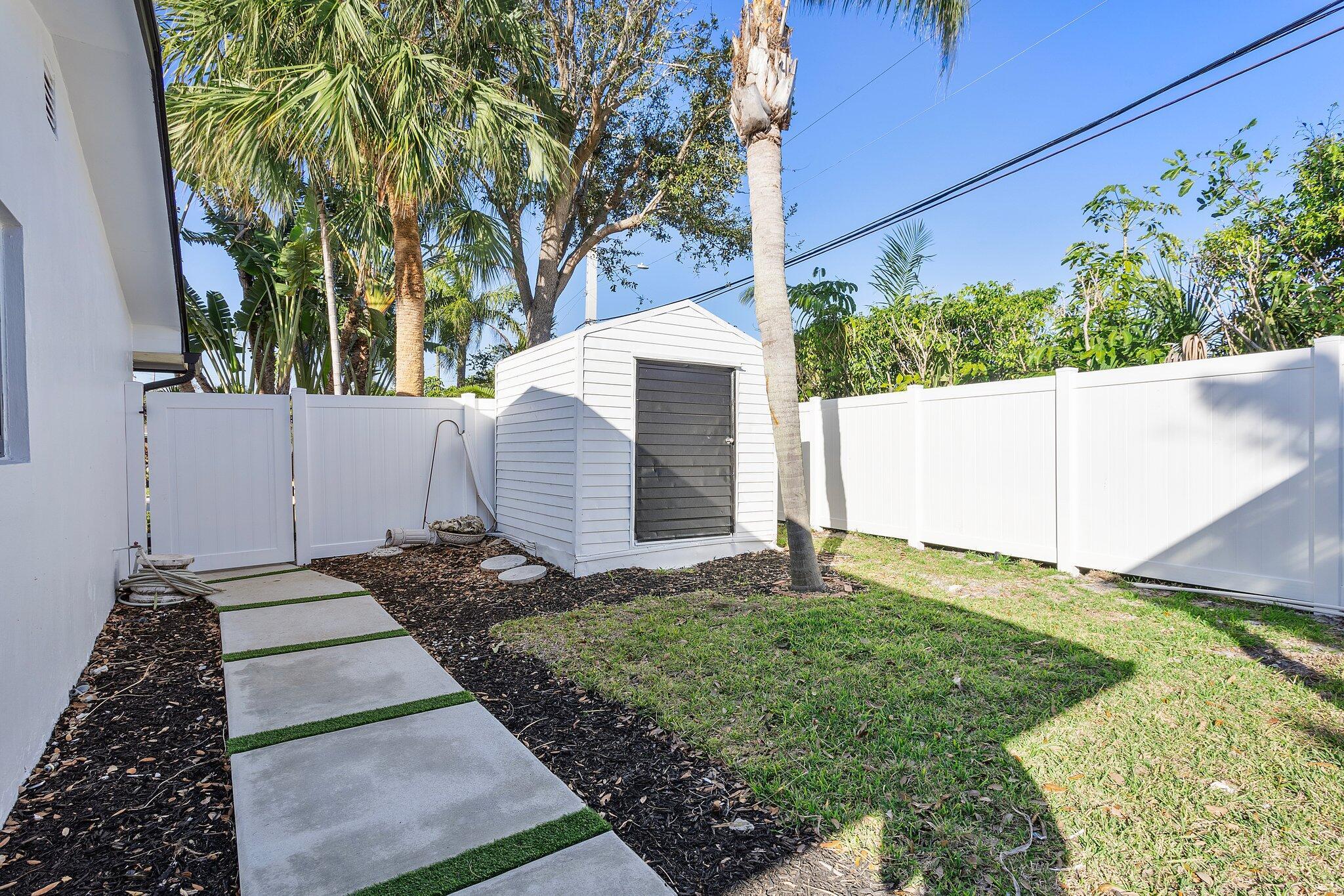 BOCA ISLANDS SEC 1 IN - Residential