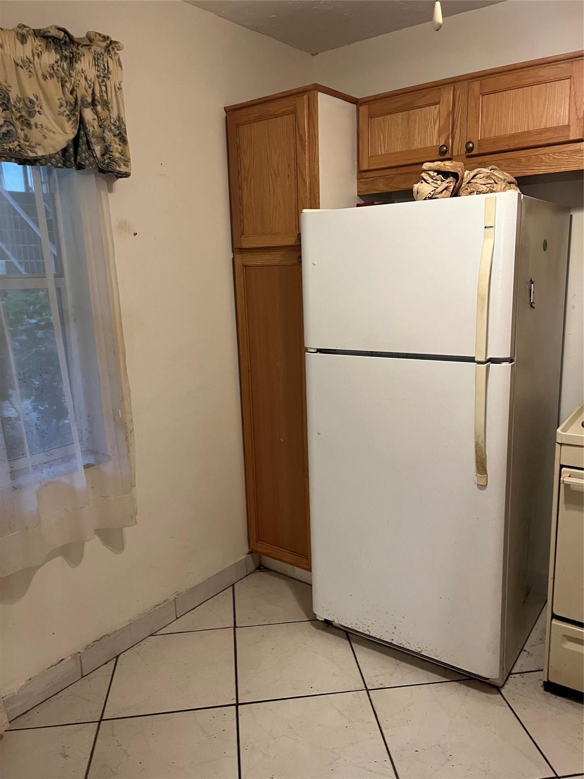 SOMERSET CONDOMINIUMS - Residential