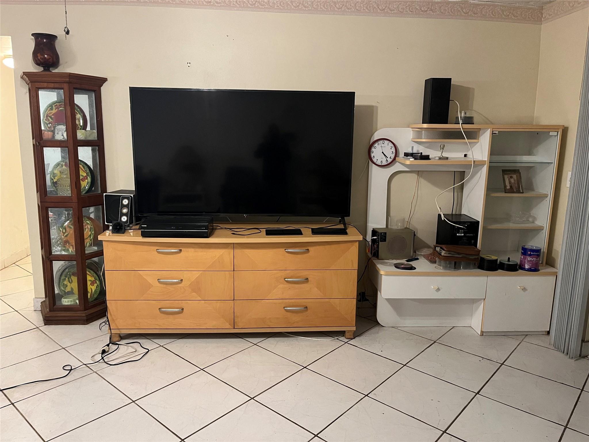 SOMERSET CONDOMINIUMS - Residential