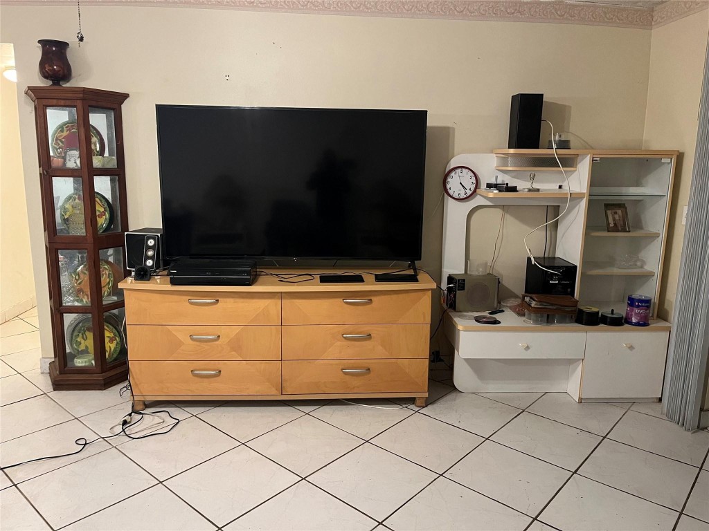 SOMERSET CONDOMINIUMS - Residential