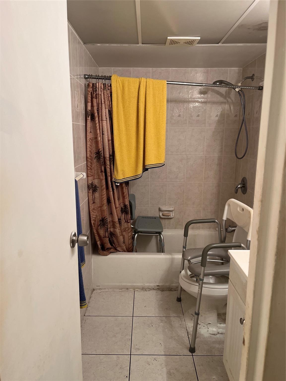 SOMERSET CONDOMINIUMS - Residential