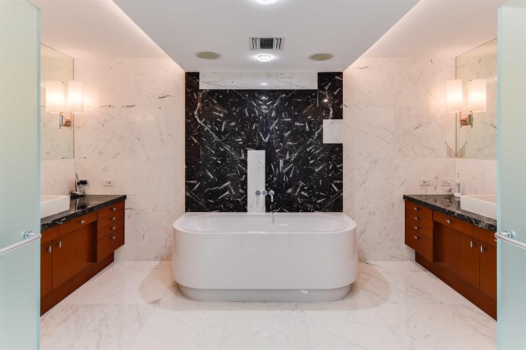 TWENTY ONE HUNDRED CONDO - Residential