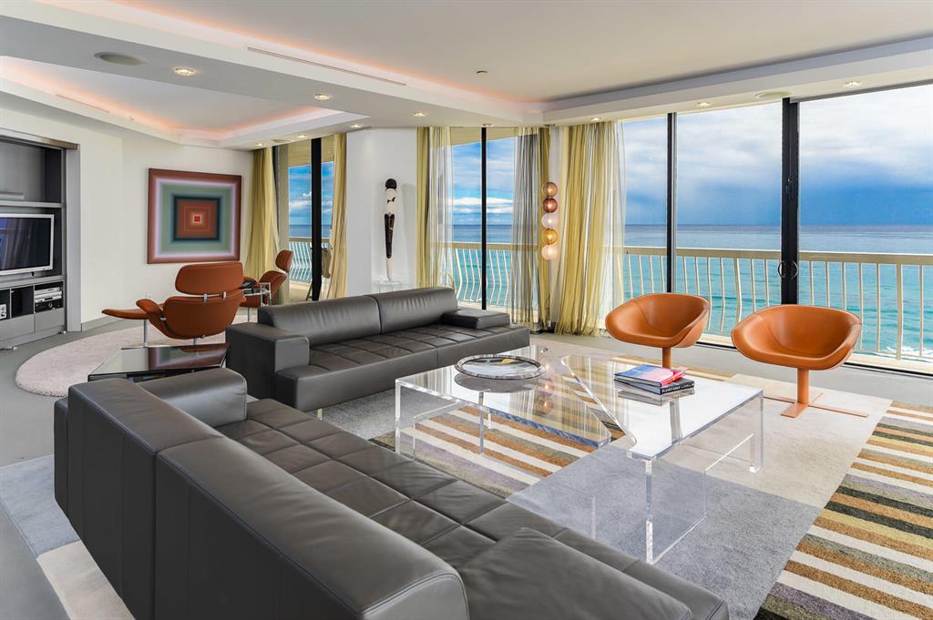 TWENTY ONE HUNDRED CONDO - Residential