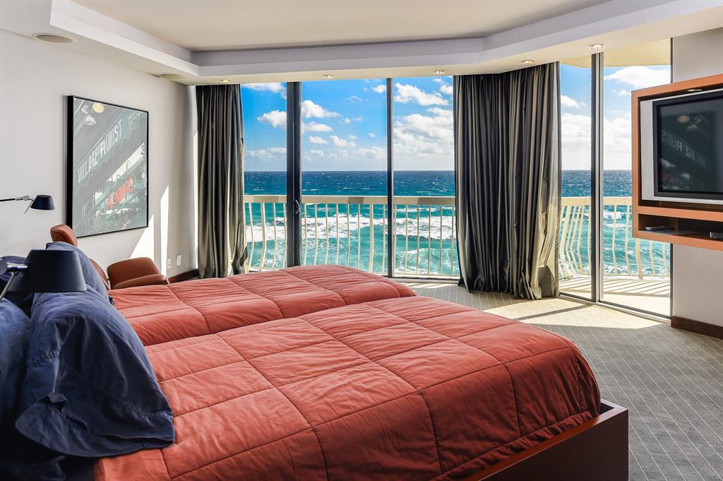 TWENTY ONE HUNDRED CONDO - Residential