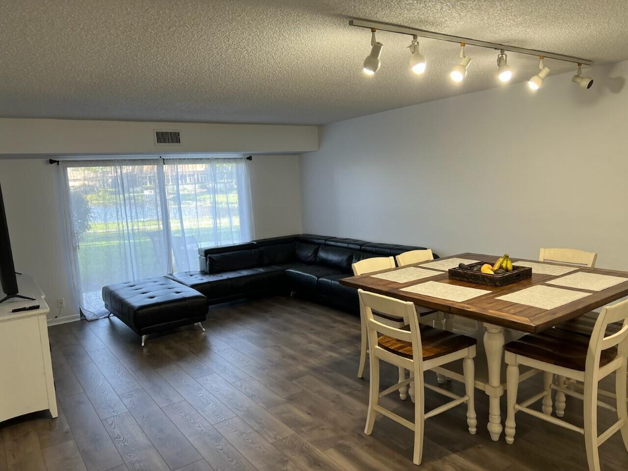 FOUNTAINS OF PALM BEACH C - Residential Lease