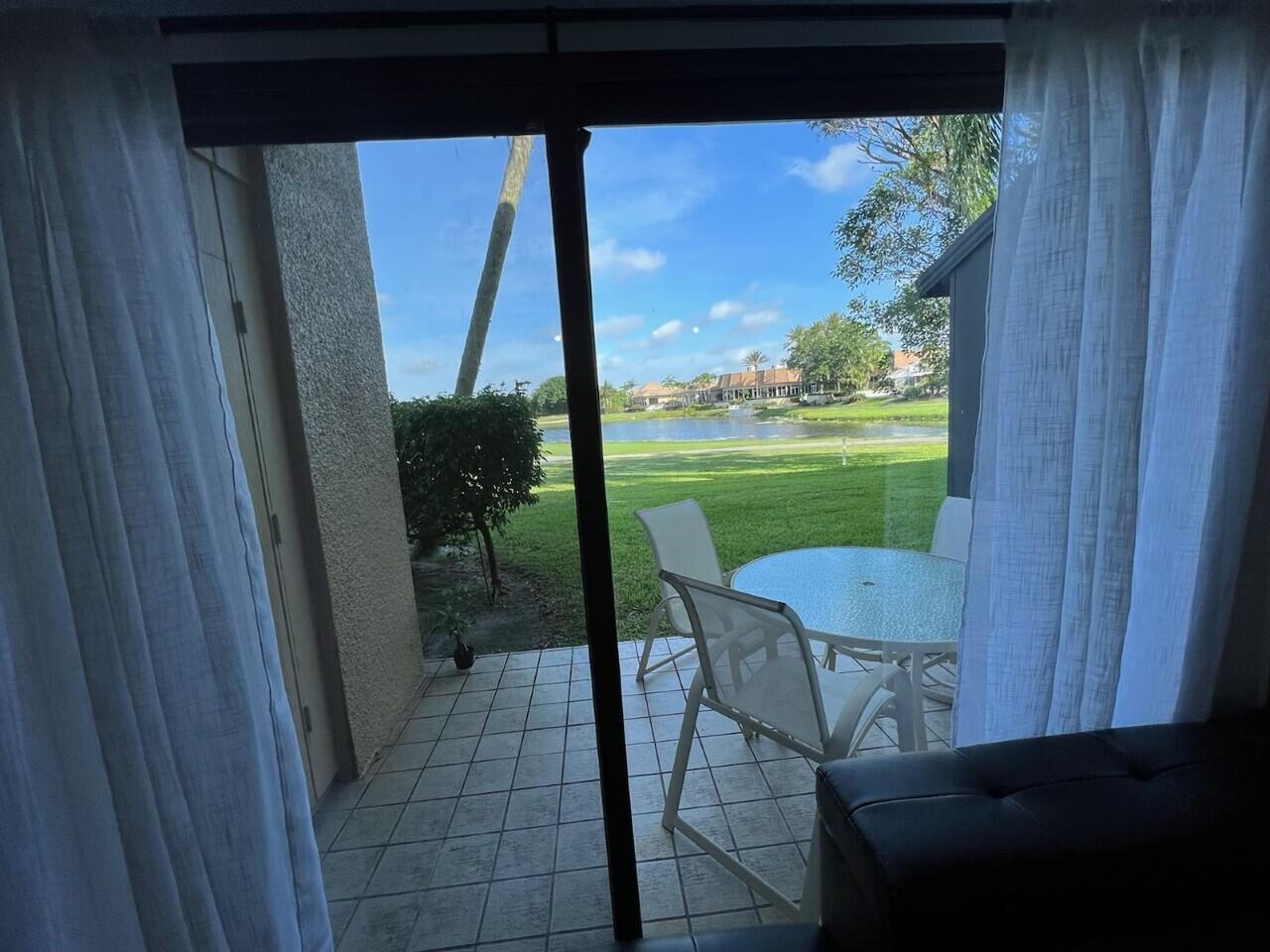 FOUNTAINS OF PALM BEACH C - Residential Lease