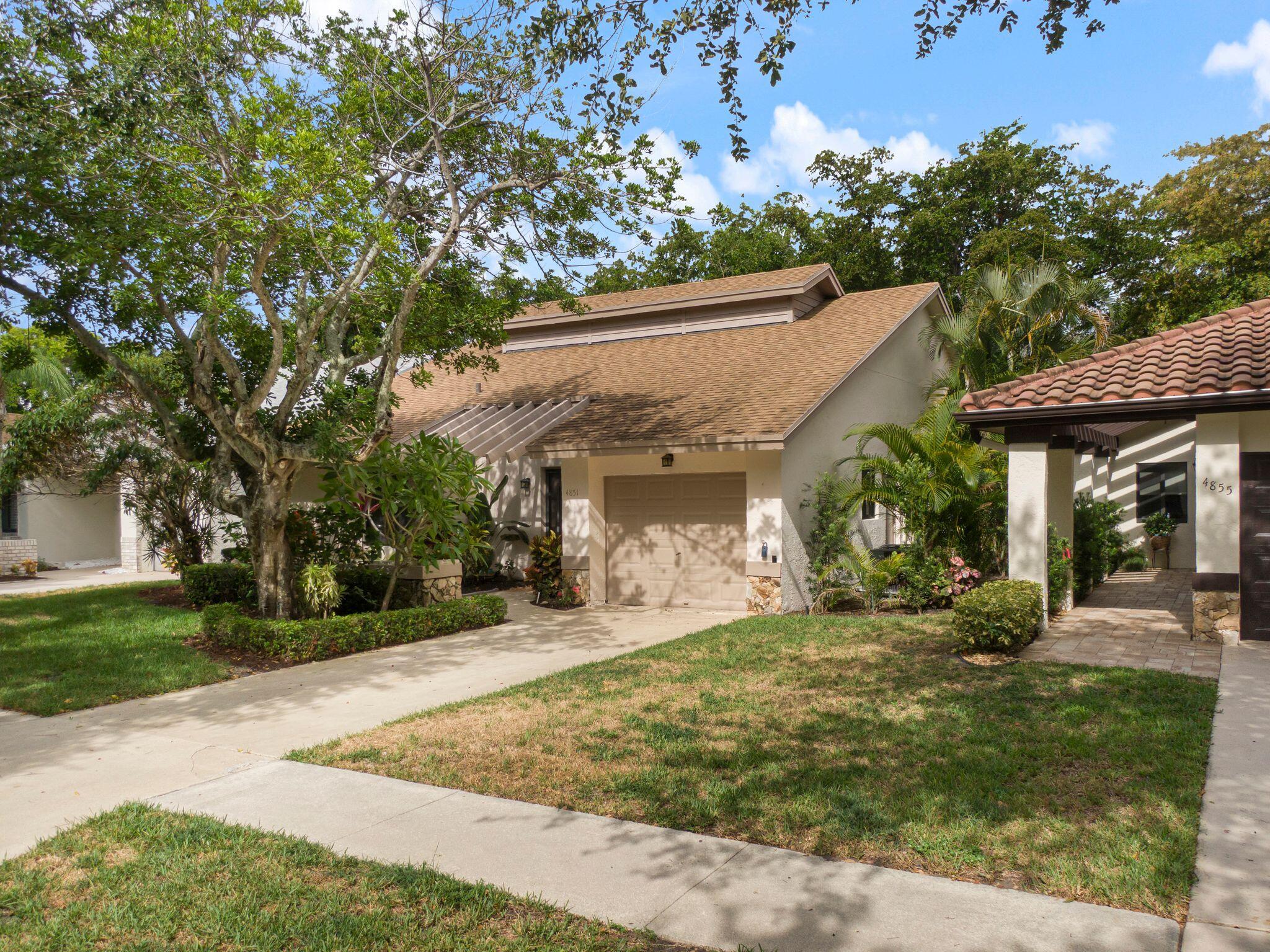 4851 Boxwood Circle