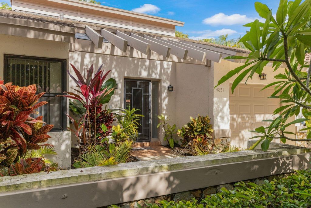 Photo of 4851 Boxwood Circle, Boynton Beach, FL 33436 (MLS # R11104532)