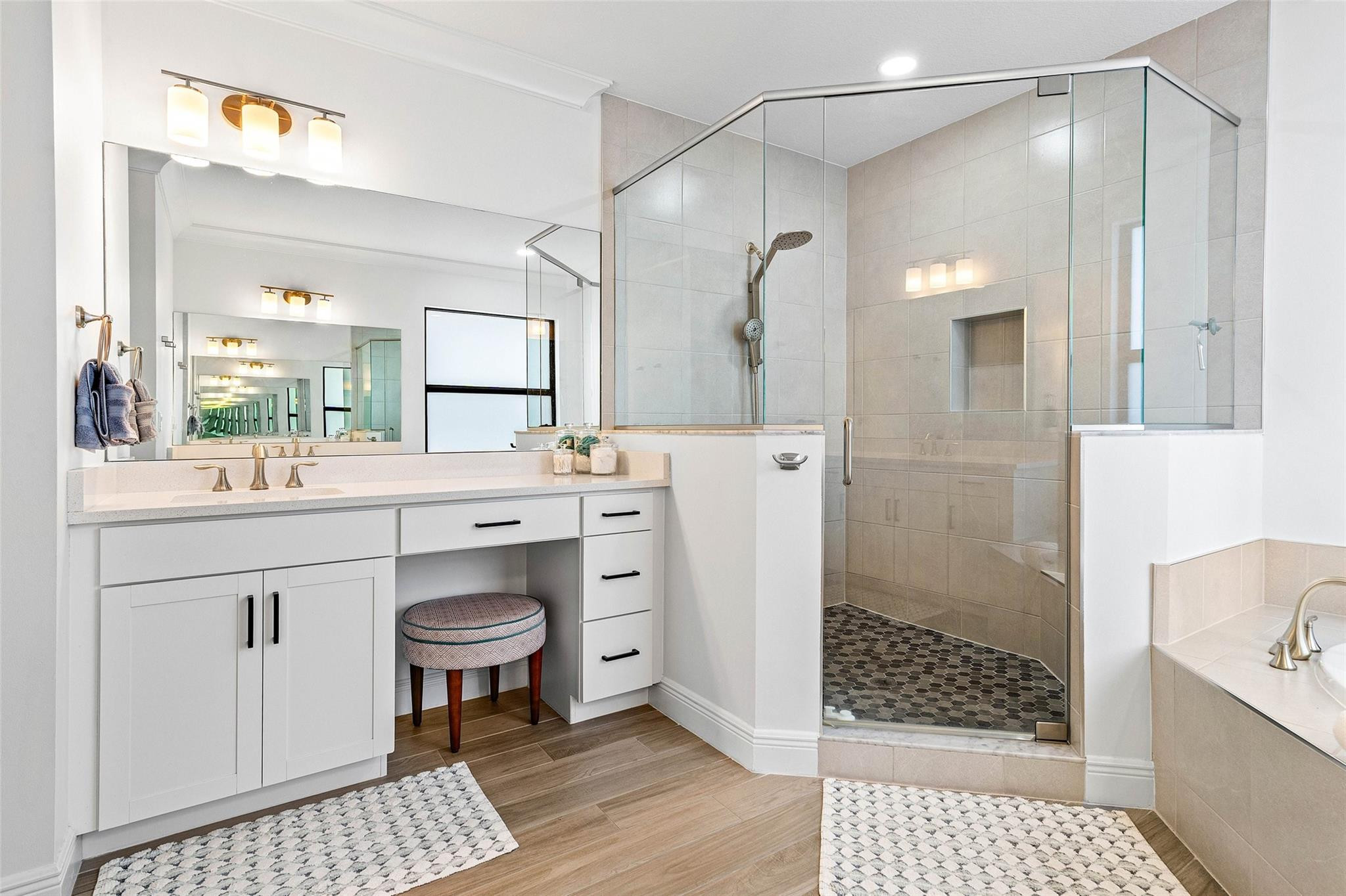 Parkland Bay 183-49 B - Residential