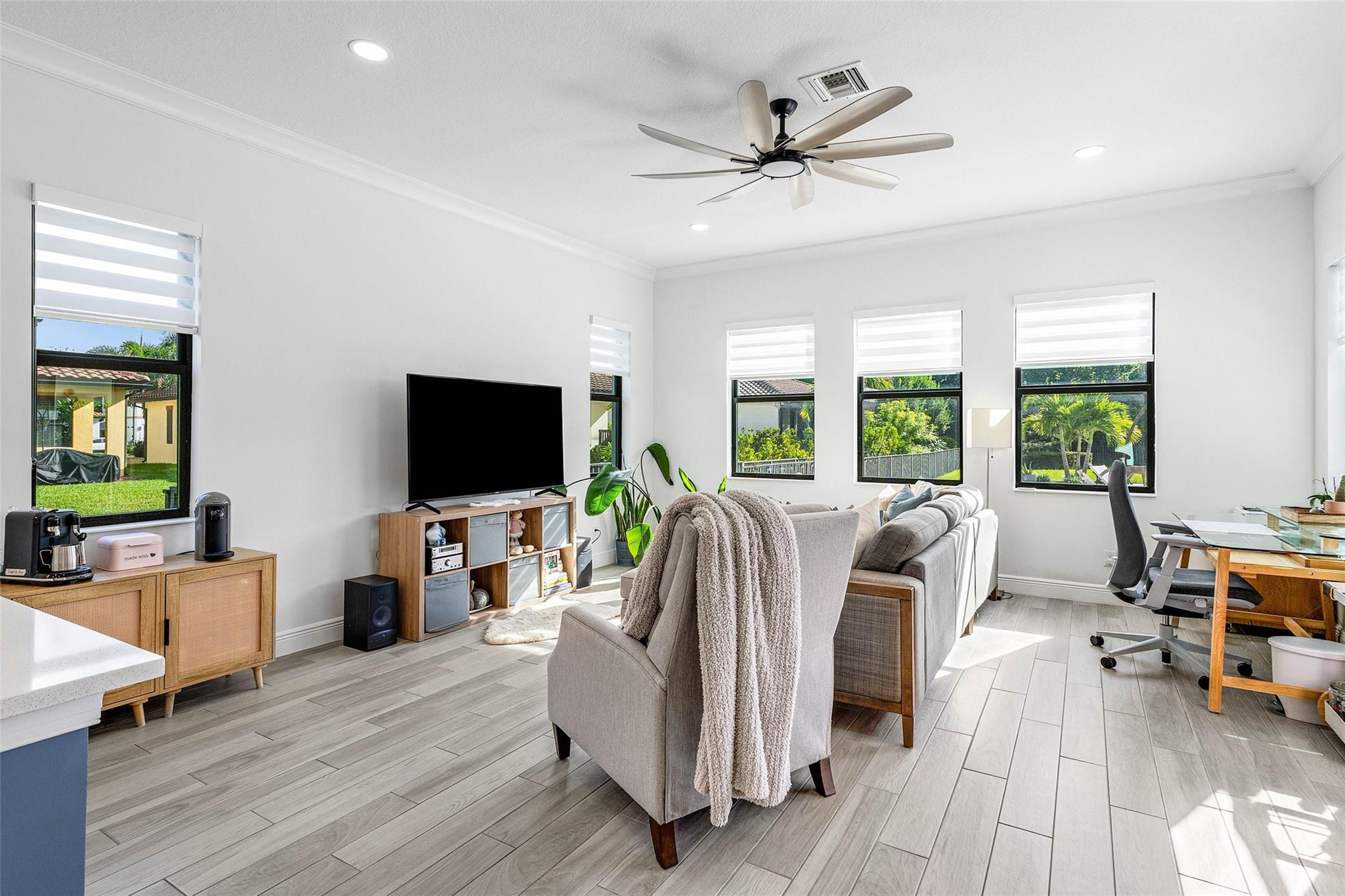 Parkland Bay 183-49 B - Residential