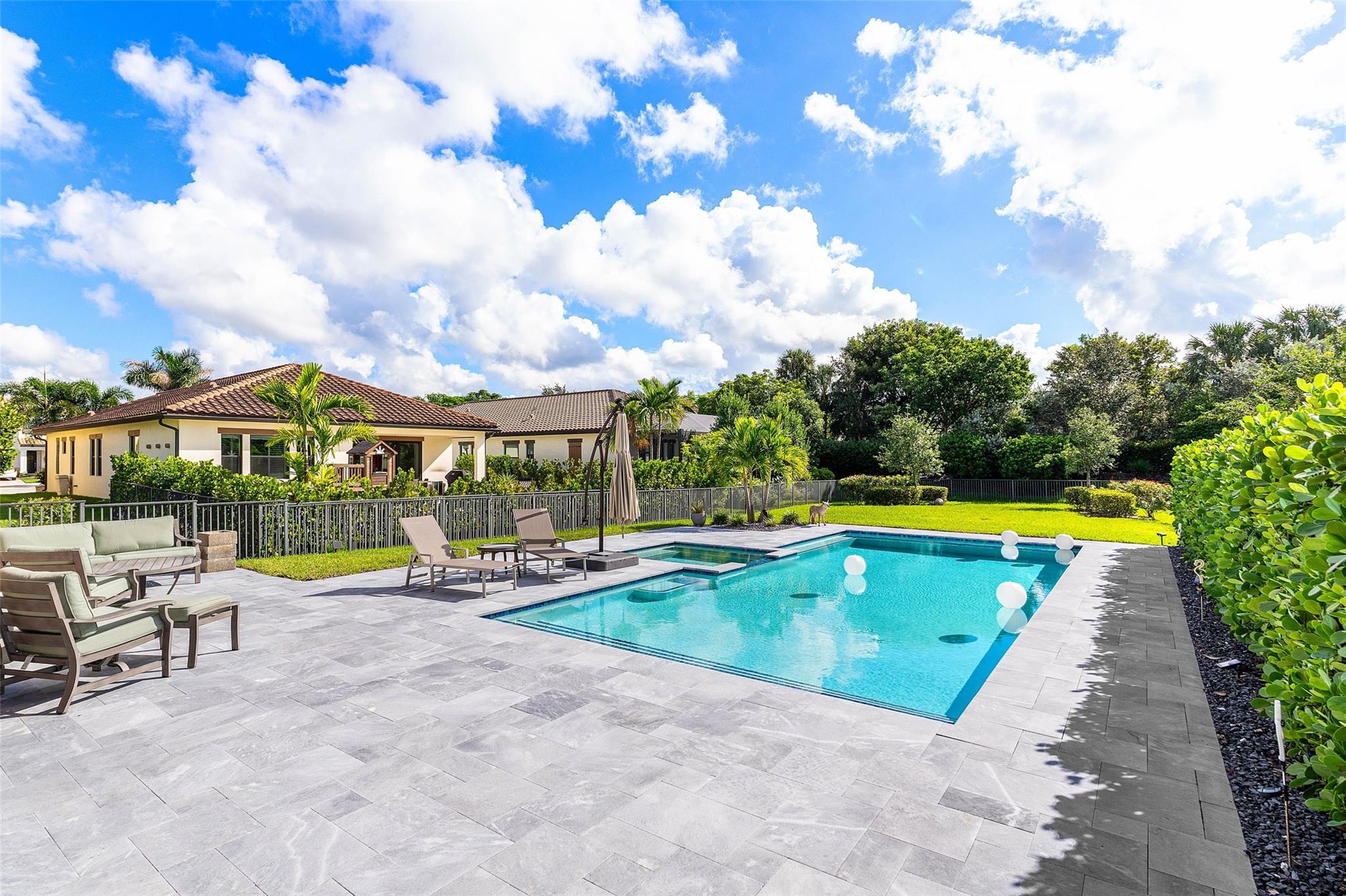 Parkland Bay 183-49 B - Residential