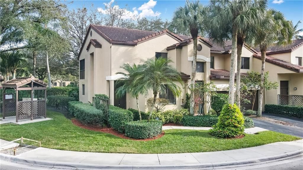 Photo of 1014 NW 105th Way #1014, Plantation, FL 33322 (MLS # F10316845)