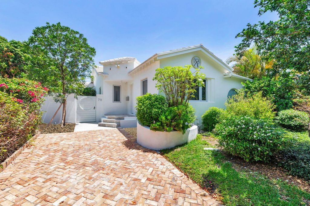 Photo of 711 Ardmore Road, West Palm Beach, FL 33401 (MLS # R11144874)