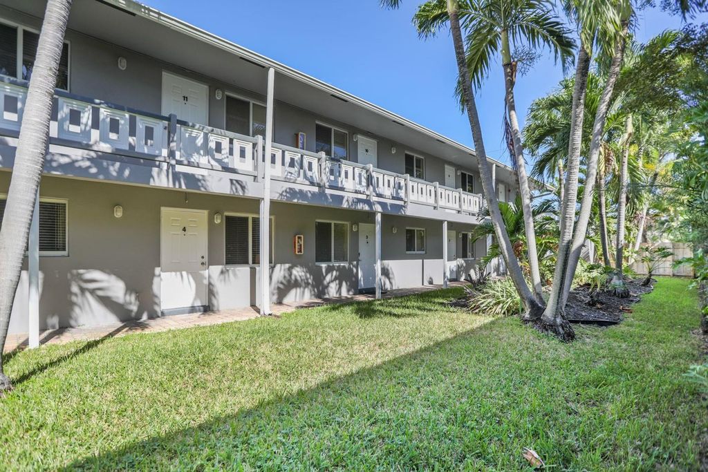 Photo of 2643 NE 8th Avenue #4, Wilton Manors, FL 33334 (MLS # F10416266)