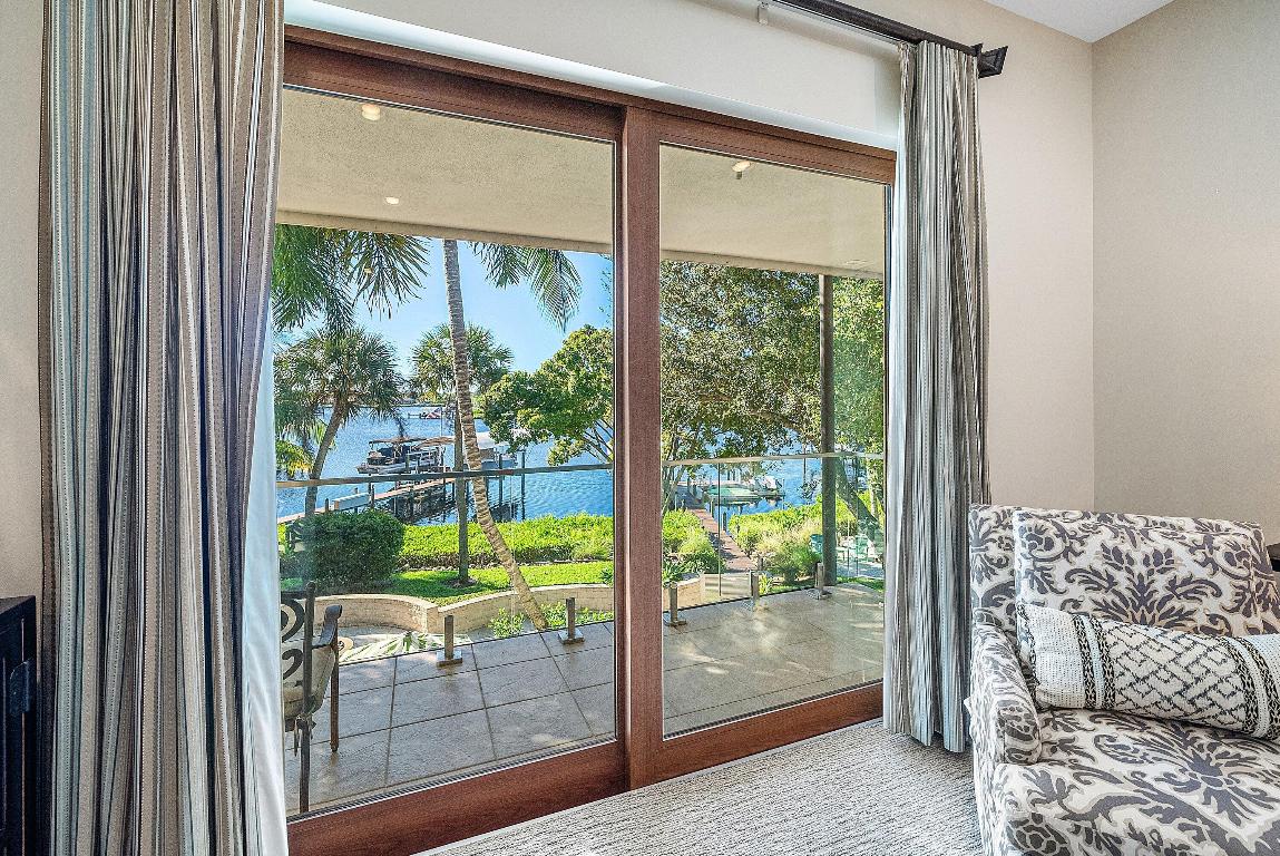 RIVER RIDGE (TEQUESTA) - Residential