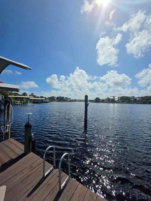 Photo of 18163 SE Ridgeview Drive, Jupiter, FL 33469 (MLS # R11135390) Photo of 18163 SE Ridgeview Drive, Jupiter, FL 33469 (MLS # R11135390)