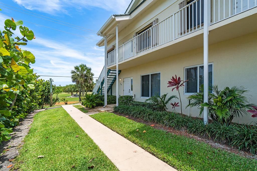 Photo of 110 Bella Vista Court N #10, Jupiter, FL 33477 (MLS # R10761227)
