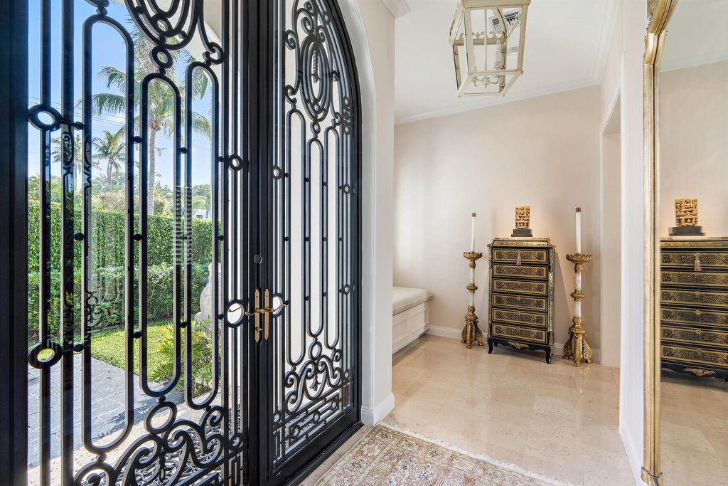 Photo of 710 N County Road, Palm Beach, FL 33480 (MLS # R11034664)