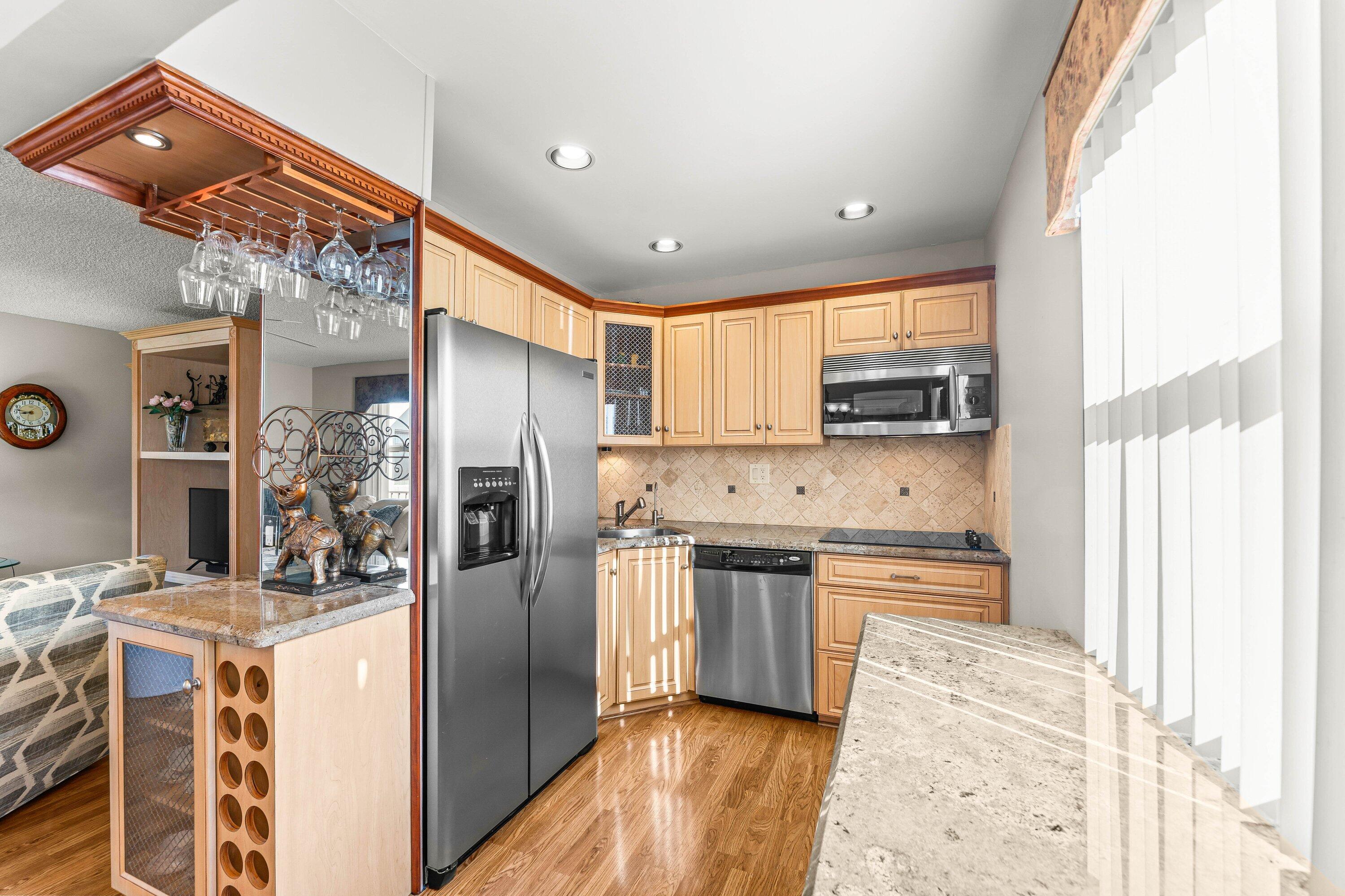 KINGS POINT FLANDERS CONDOS - Residential