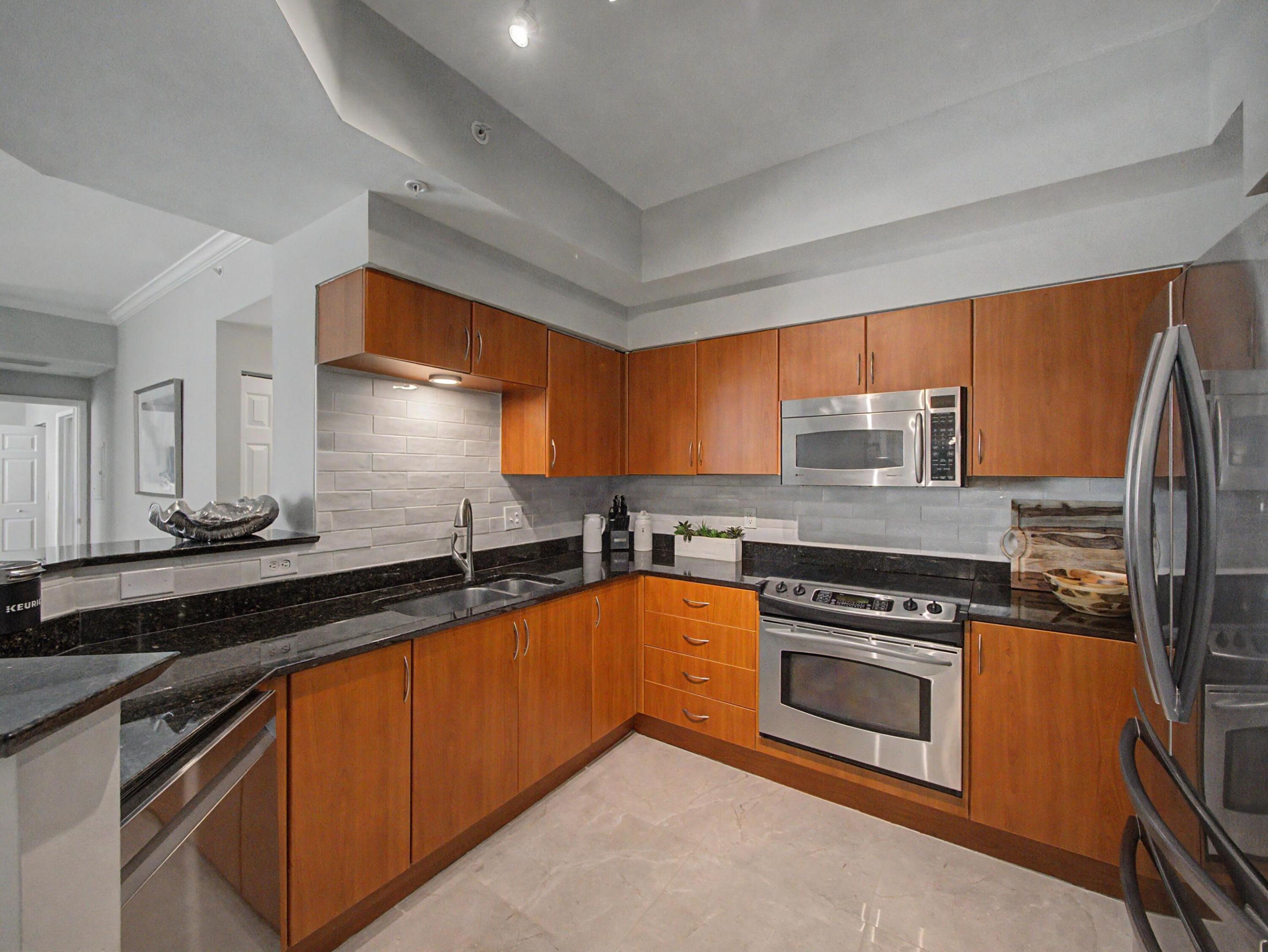MOORINGS AT LANTANA CONDO 3 - Residential