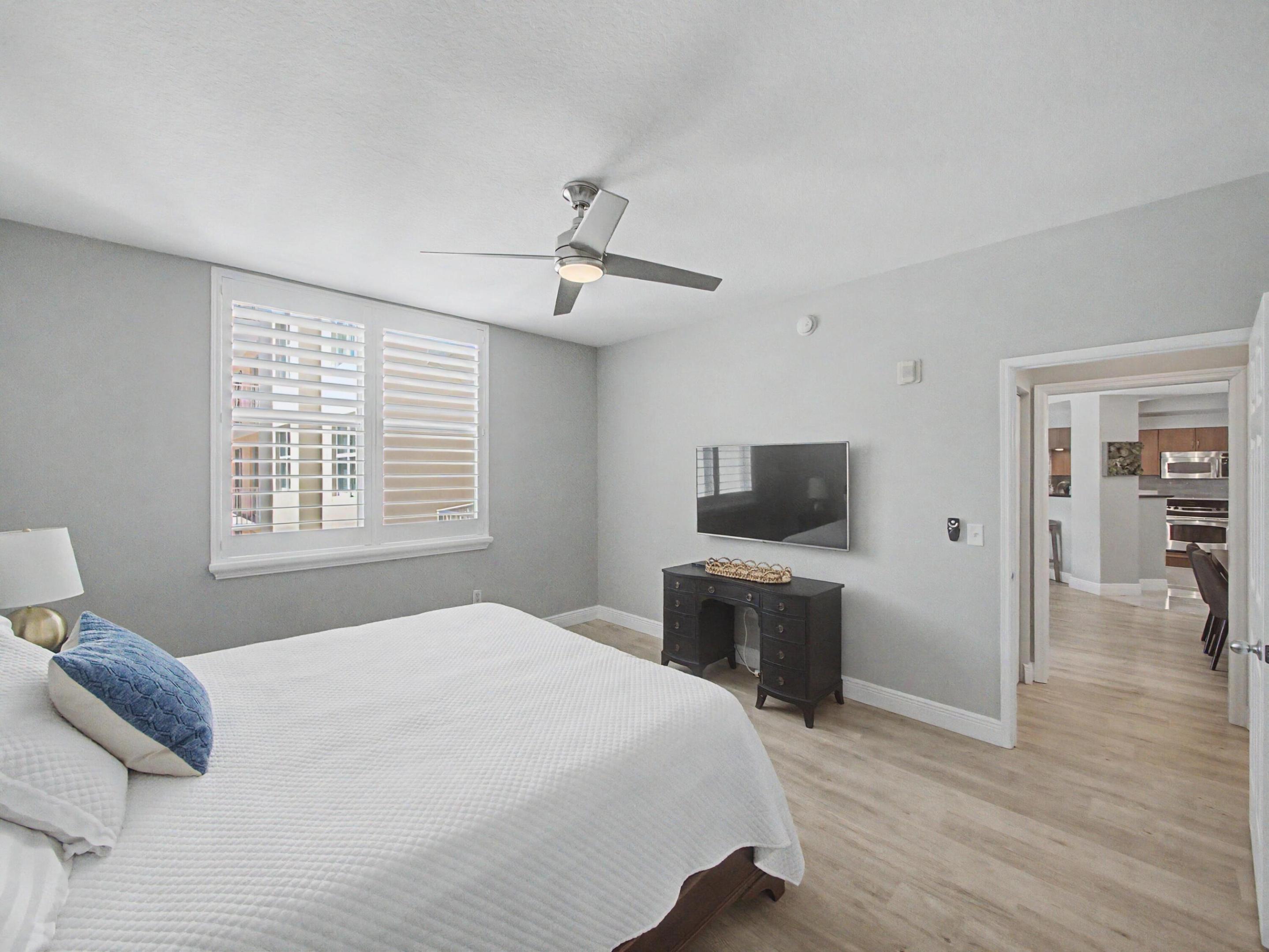 MOORINGS AT LANTANA CONDO 3 - Residential
