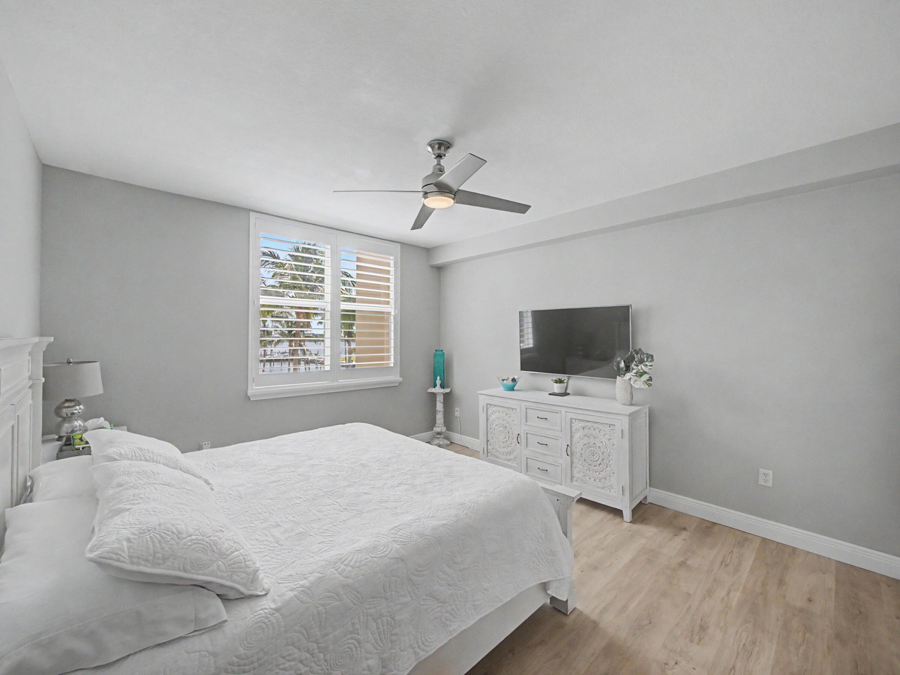 MOORINGS AT LANTANA CONDO 3 - Residential