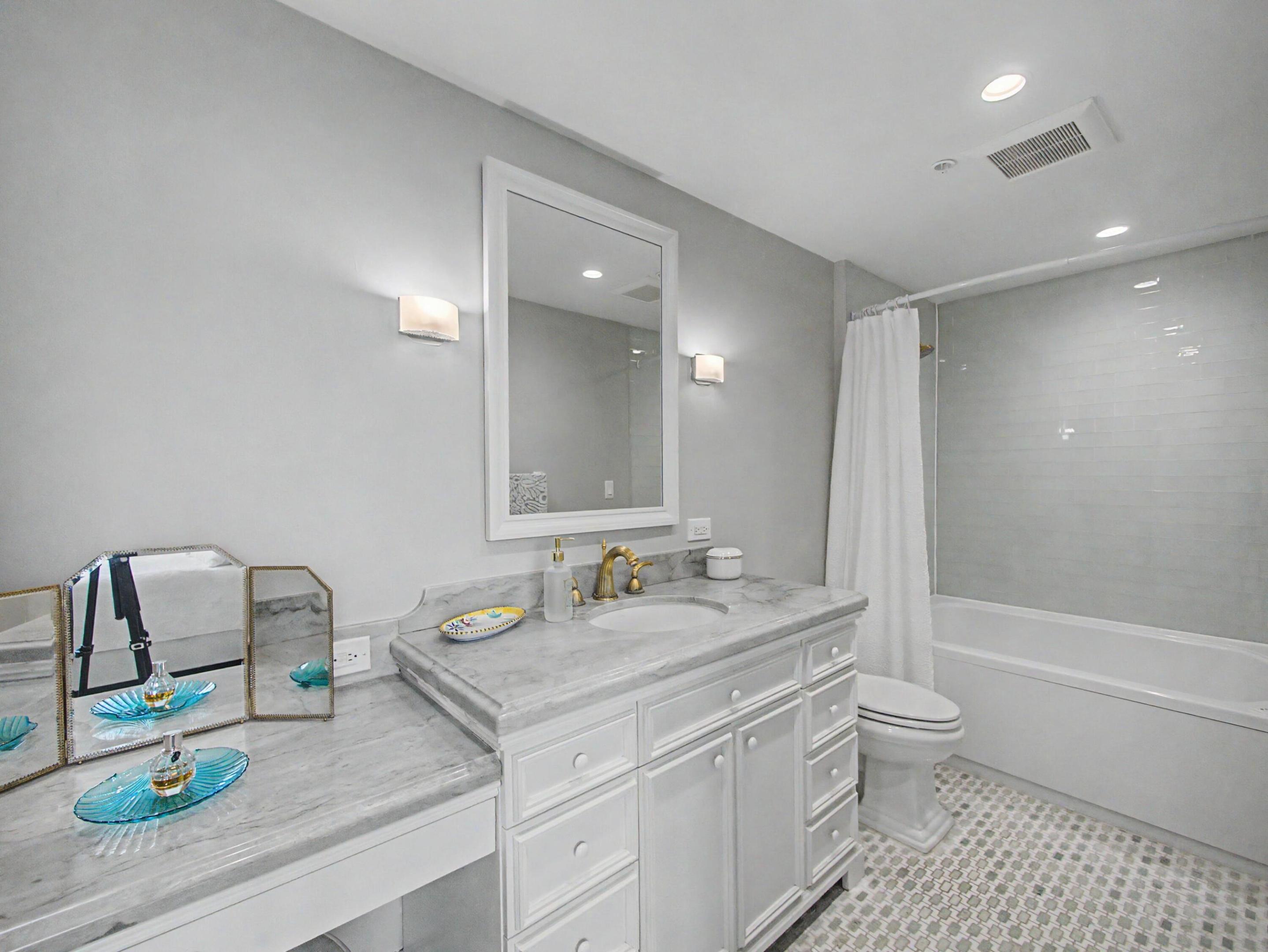 MOORINGS AT LANTANA CONDO 3 - Residential