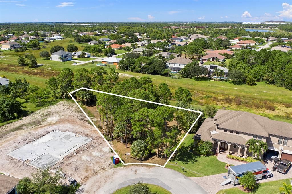 Photo of 5810 NW Blue Bonnet Court, Port Saint Lucie, FL 34986 (MLS # R10751128)