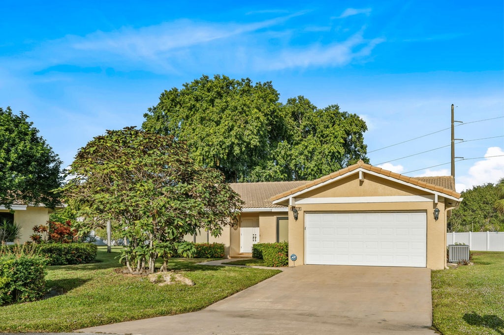Photo of 22002 Colony Drive, Boca Raton, FL 33433 (MLS # R11044101)