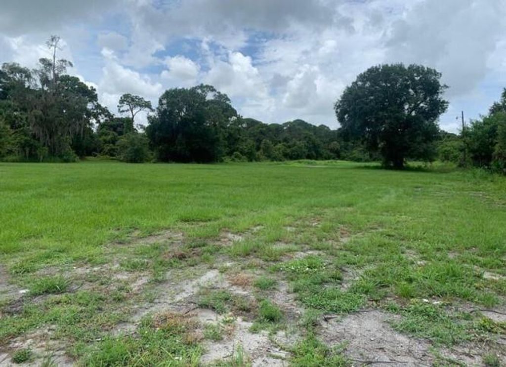 Photo of 4000 Edwards Road, Fort Pierce, FL 34981 (MLS # F10404106)