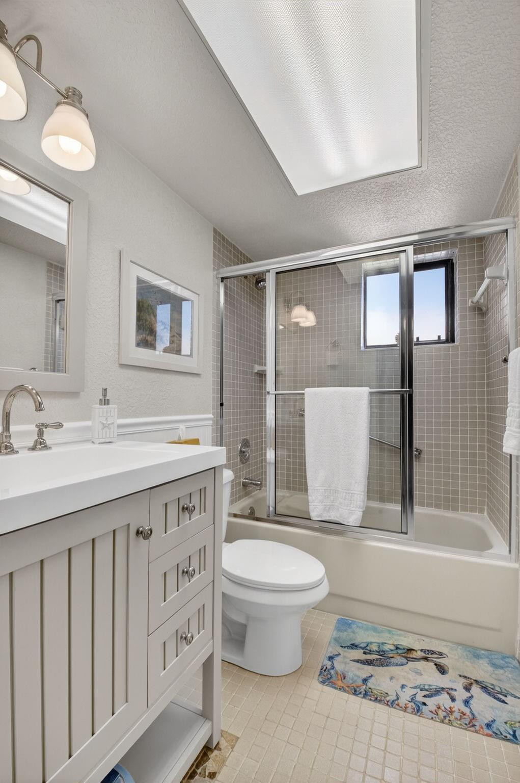 Las Verdes/OLEANDER CONDO - Residential