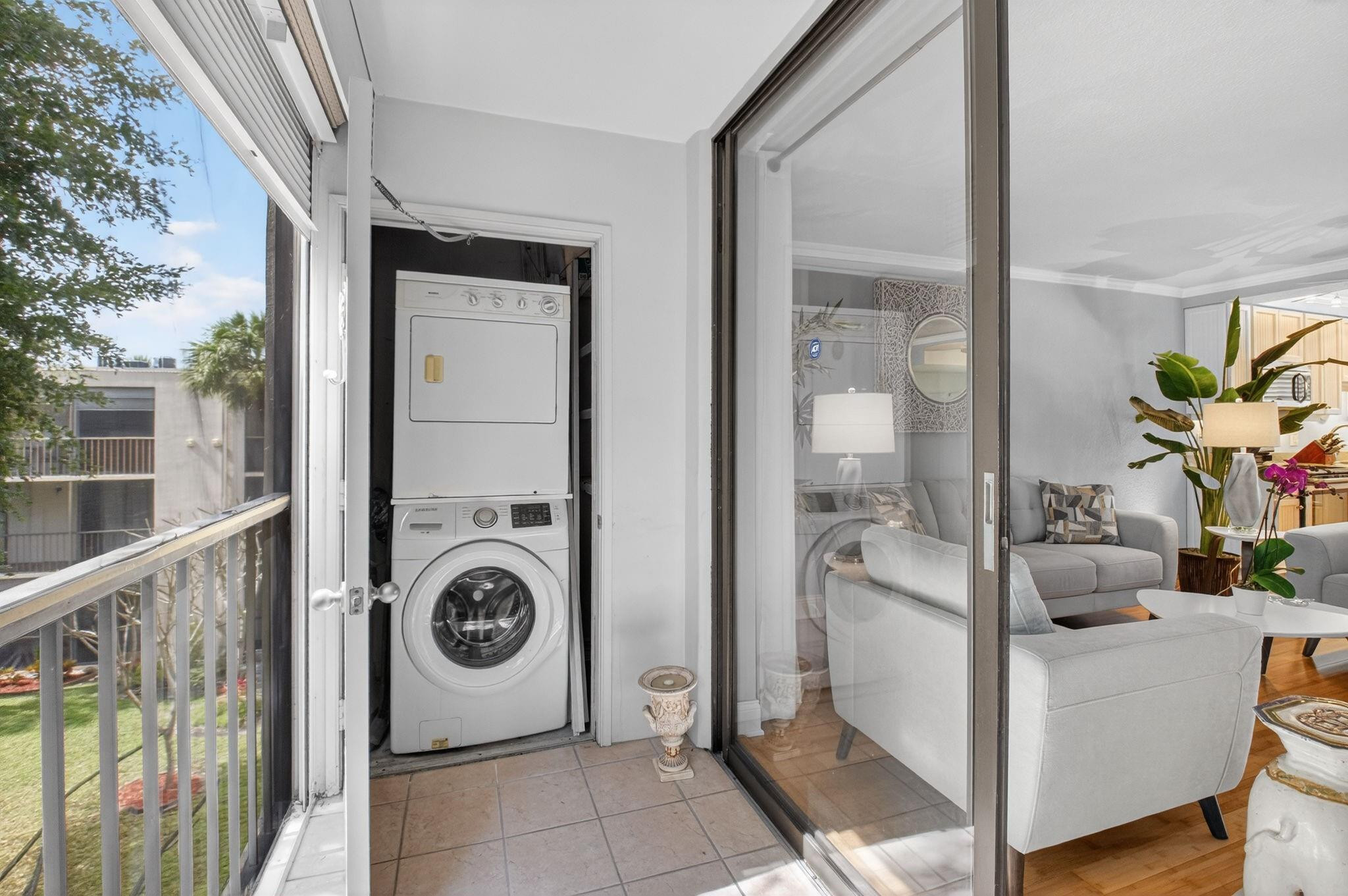 Las Verdes/OLEANDER CONDO - Residential