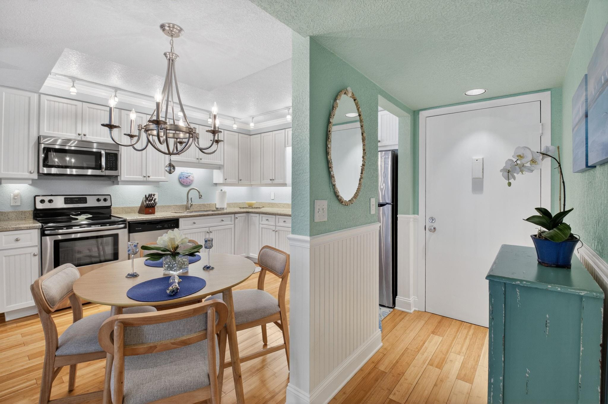 Las Verdes/OLEANDER CONDO - Residential