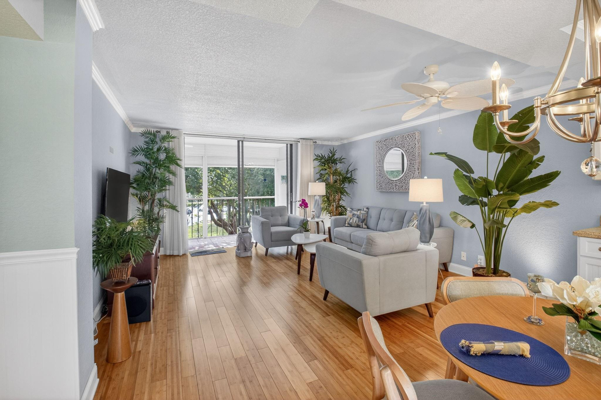 Las Verdes/OLEANDER CONDO - Residential