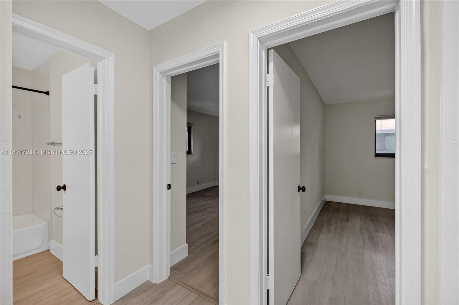 Sun Manors - Residential Lease