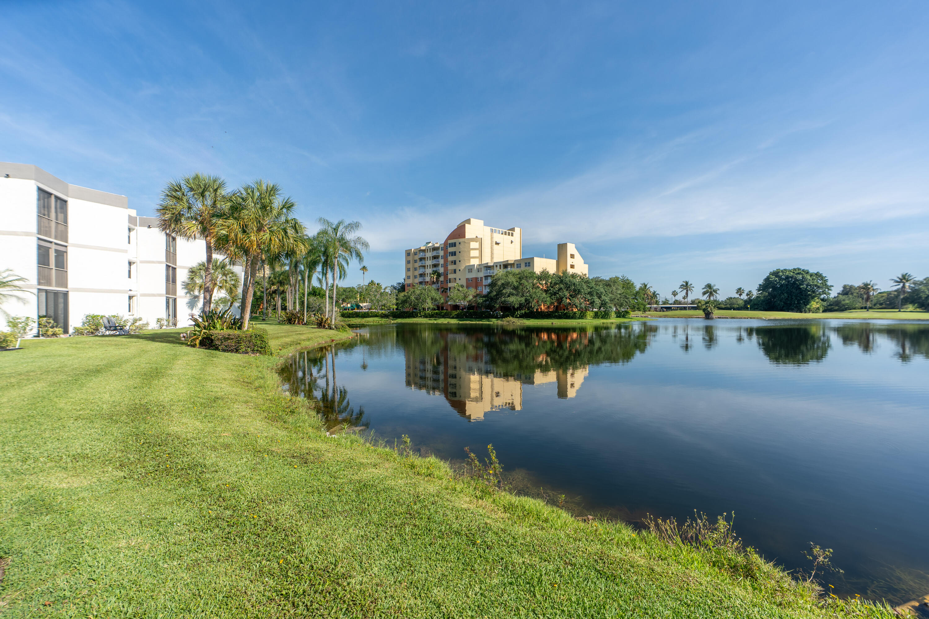 BLDG 8 OF COUNTRY CLUB APTS AT - Residential