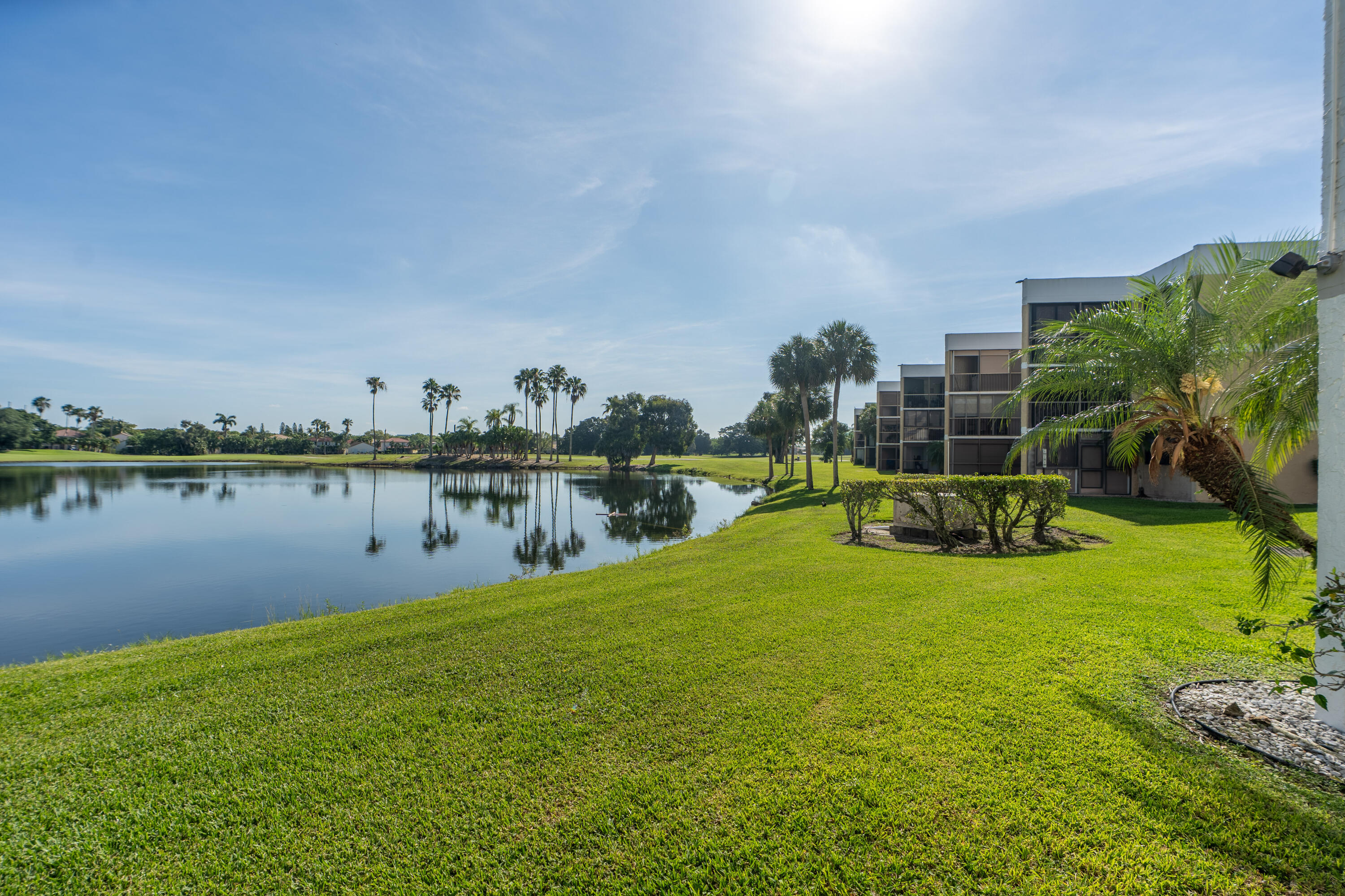 BLDG 8 OF COUNTRY CLUB APTS AT - Residential