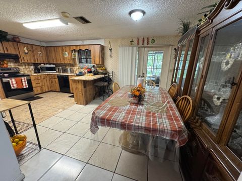 A home in Okeechobee