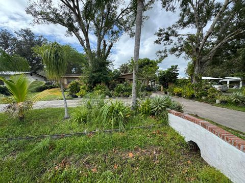 A home in Okeechobee