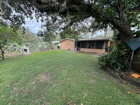 A home in Okeechobee