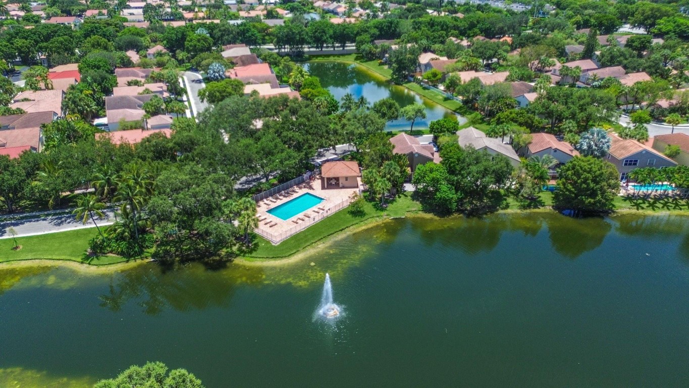 Bridgewater At Plantation - Residential