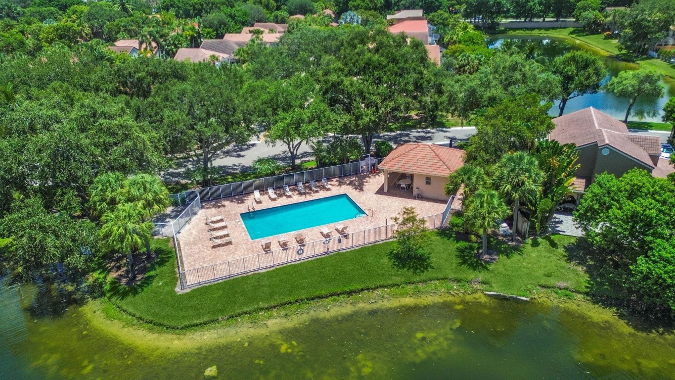 Bridgewater At Plantation - Residential