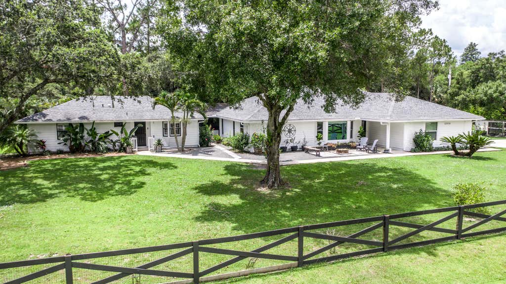Photo of 12970 179th Ct N, Jupiter, FL 33478 (MLS # R11168112)