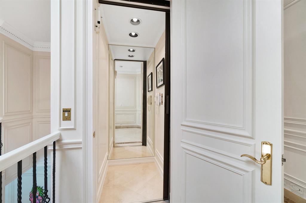 OCEAN PARK H W ROBBINS - Residential