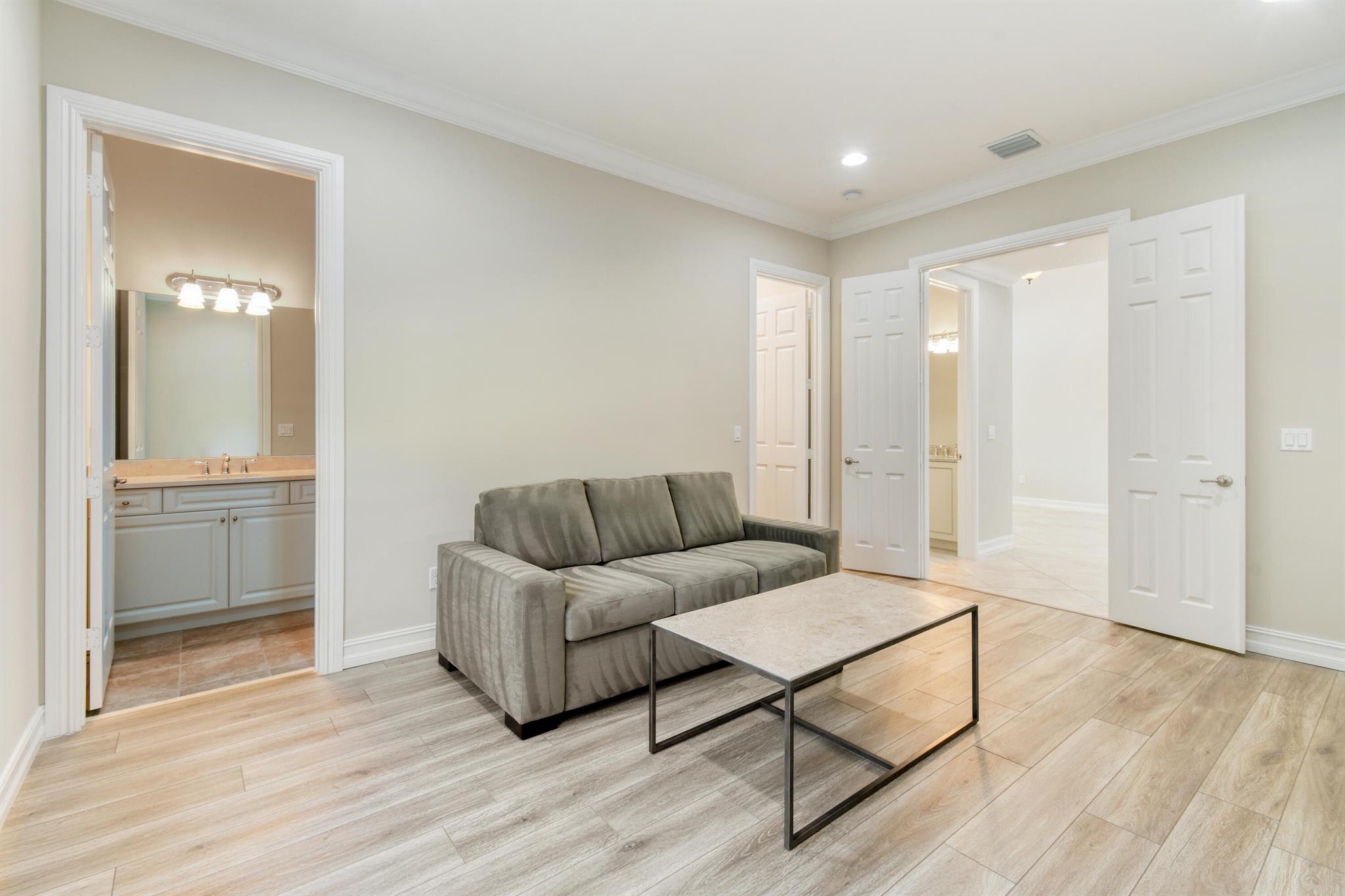 BAYHILL ESTATES - Residential